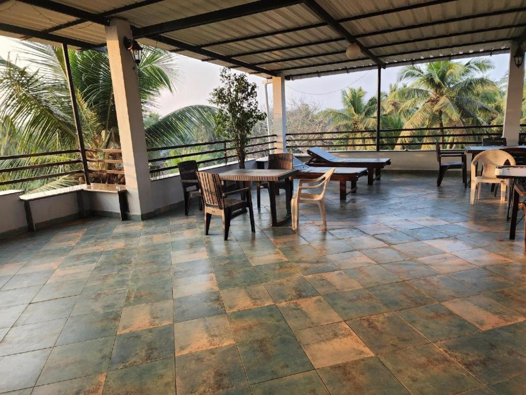 Coastal Suites Apart Hotel ---- 8 Minutes Walk To Beach Benaulim Exteriör bild