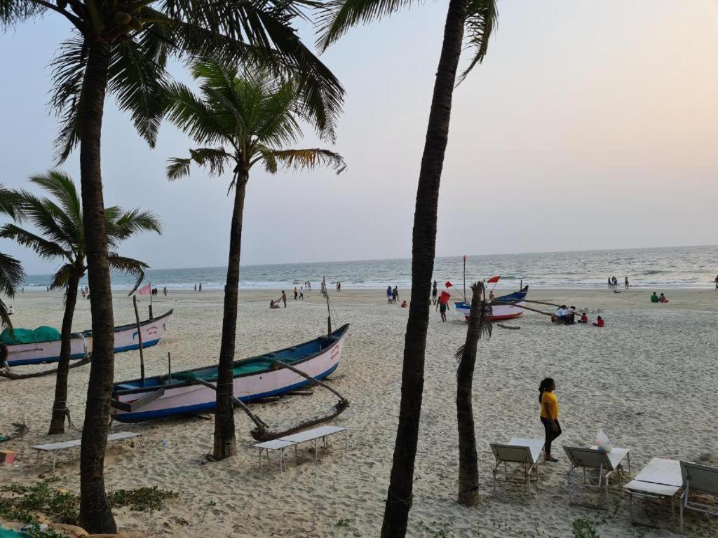 Coastal Suites Apart Hotel ---- 8 Minutes Walk To Beach Benaulim Exteriör bild