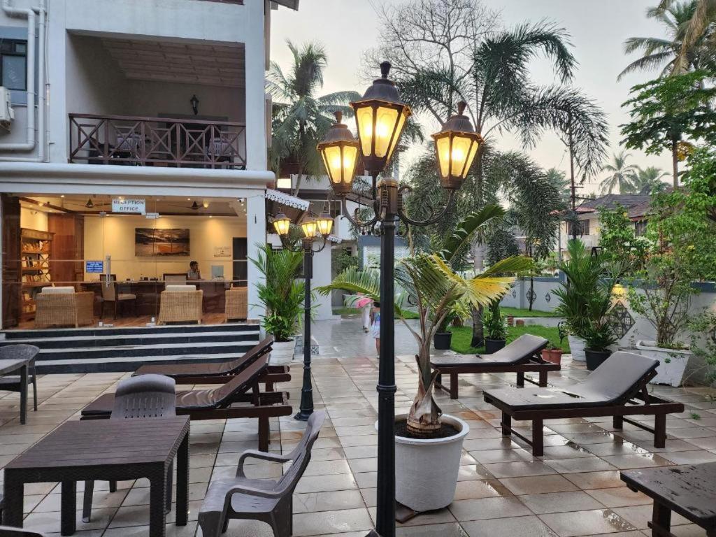 Coastal Suites Apart Hotel ---- 8 Minutes Walk To Beach Benaulim Exteriör bild