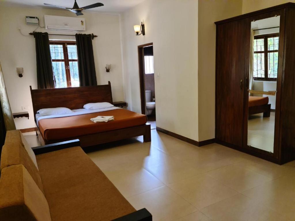 Coastal Suites Apart Hotel ---- 8 Minutes Walk To Beach Benaulim Exteriör bild