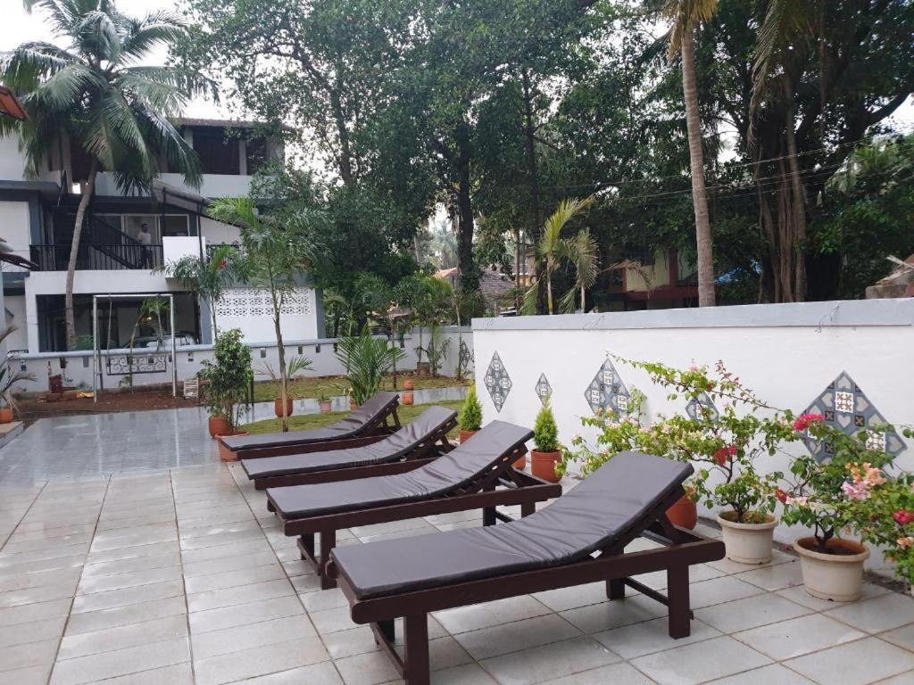 Coastal Suites Apart Hotel ---- 8 Minutes Walk To Beach Benaulim Exteriör bild
