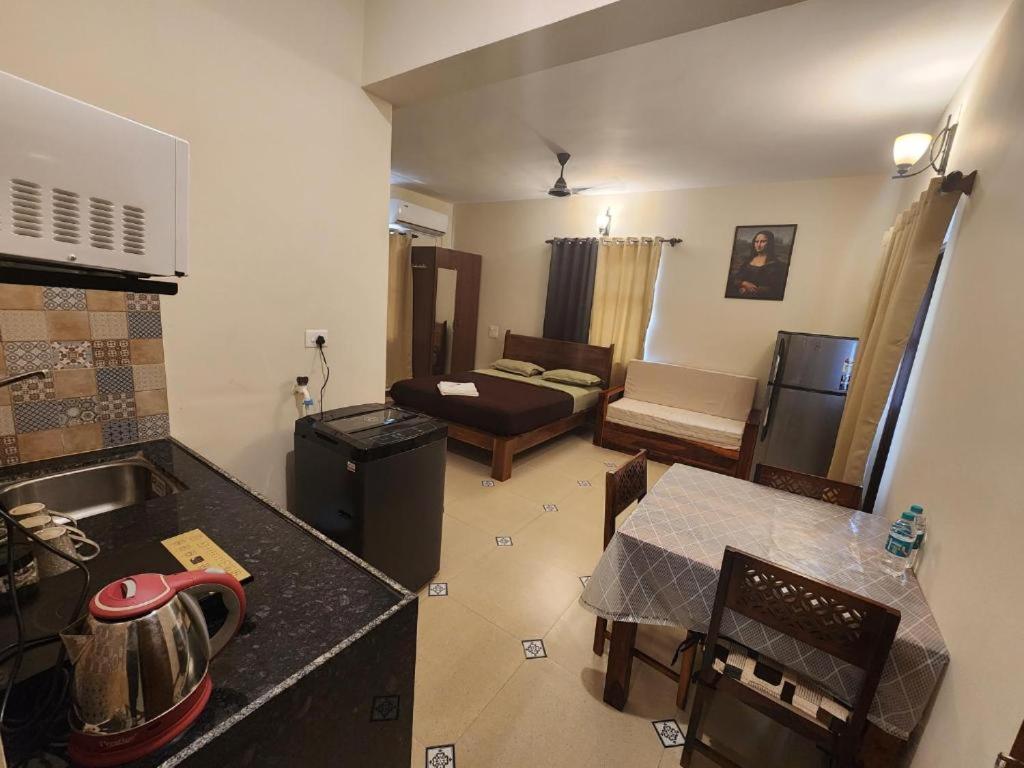 Coastal Suites Apart Hotel ---- 8 Minutes Walk To Beach Benaulim Exteriör bild