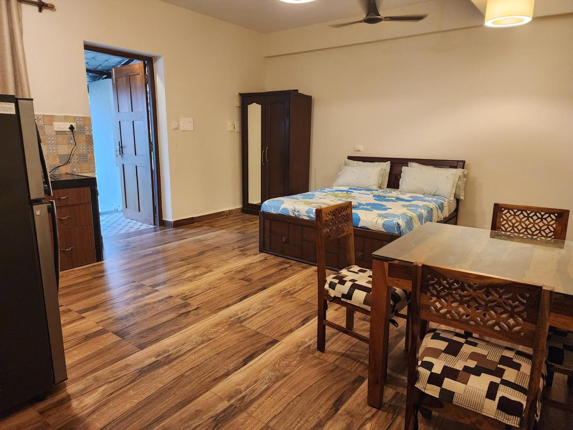Coastal Suites Apart Hotel ---- 8 Minutes Walk To Beach Benaulim Exteriör bild