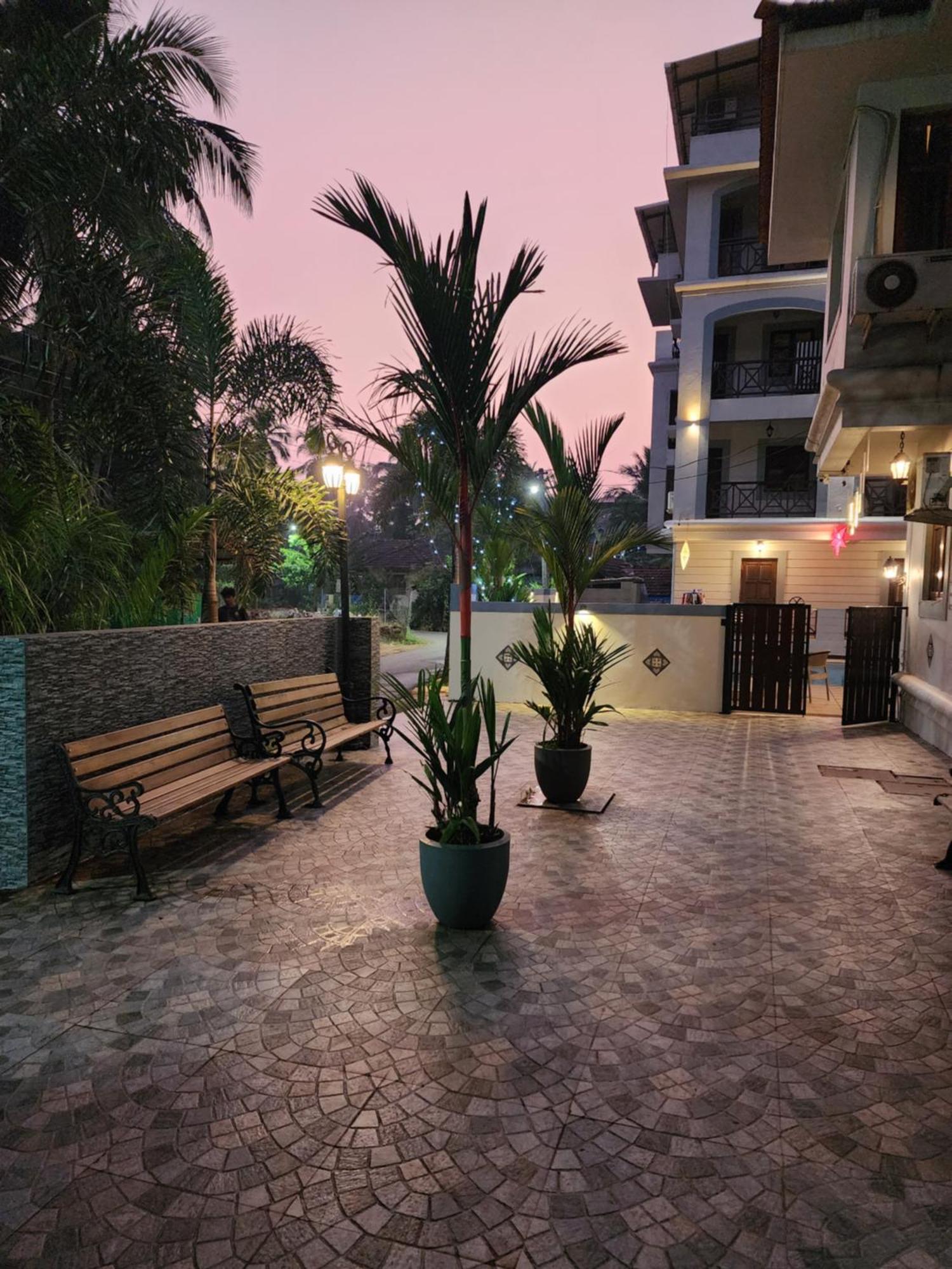 Coastal Suites Apart Hotel ---- 8 Minutes Walk To Beach Benaulim Exteriör bild