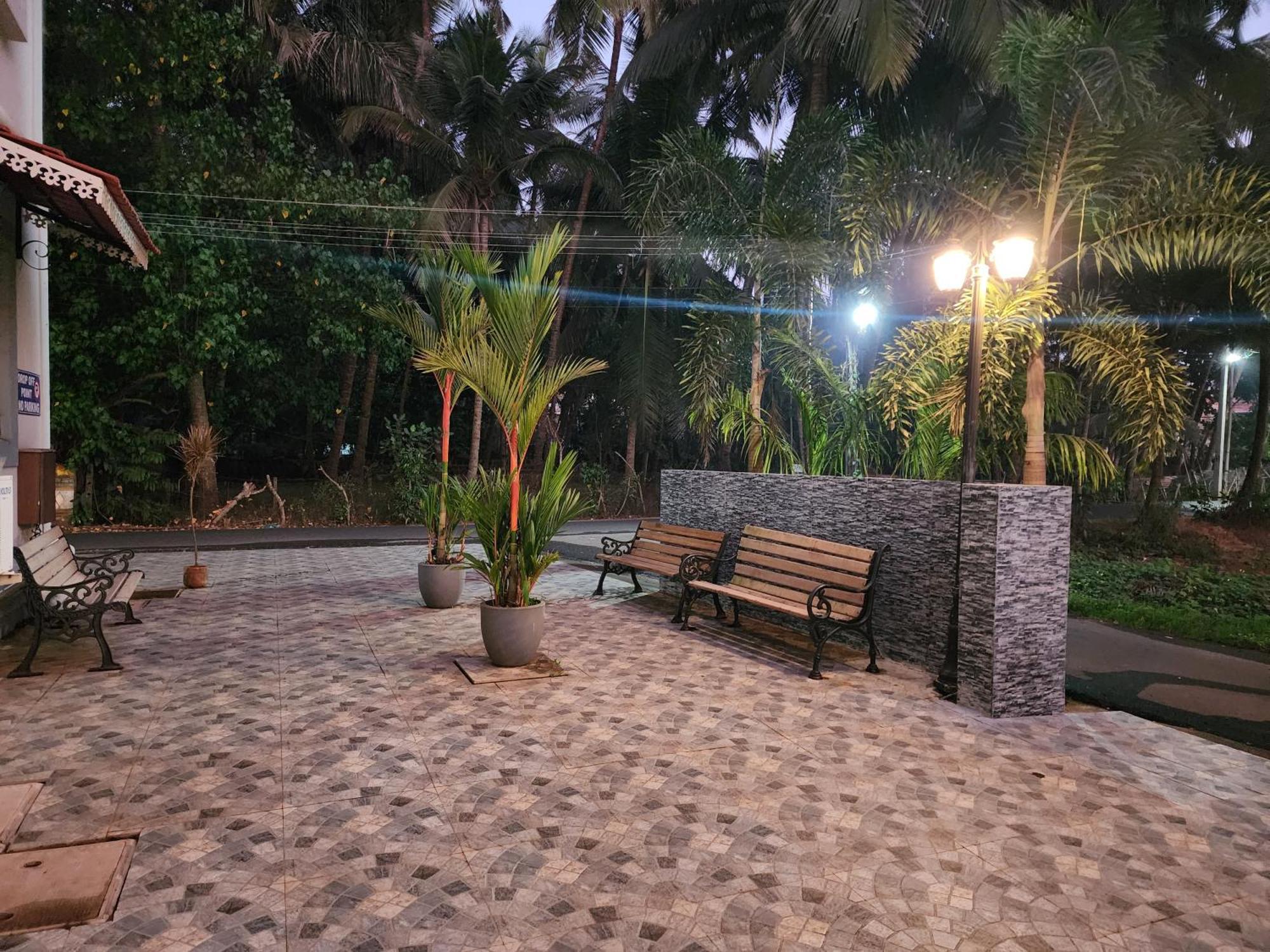 Coastal Suites Apart Hotel ---- 8 Minutes Walk To Beach Benaulim Exteriör bild