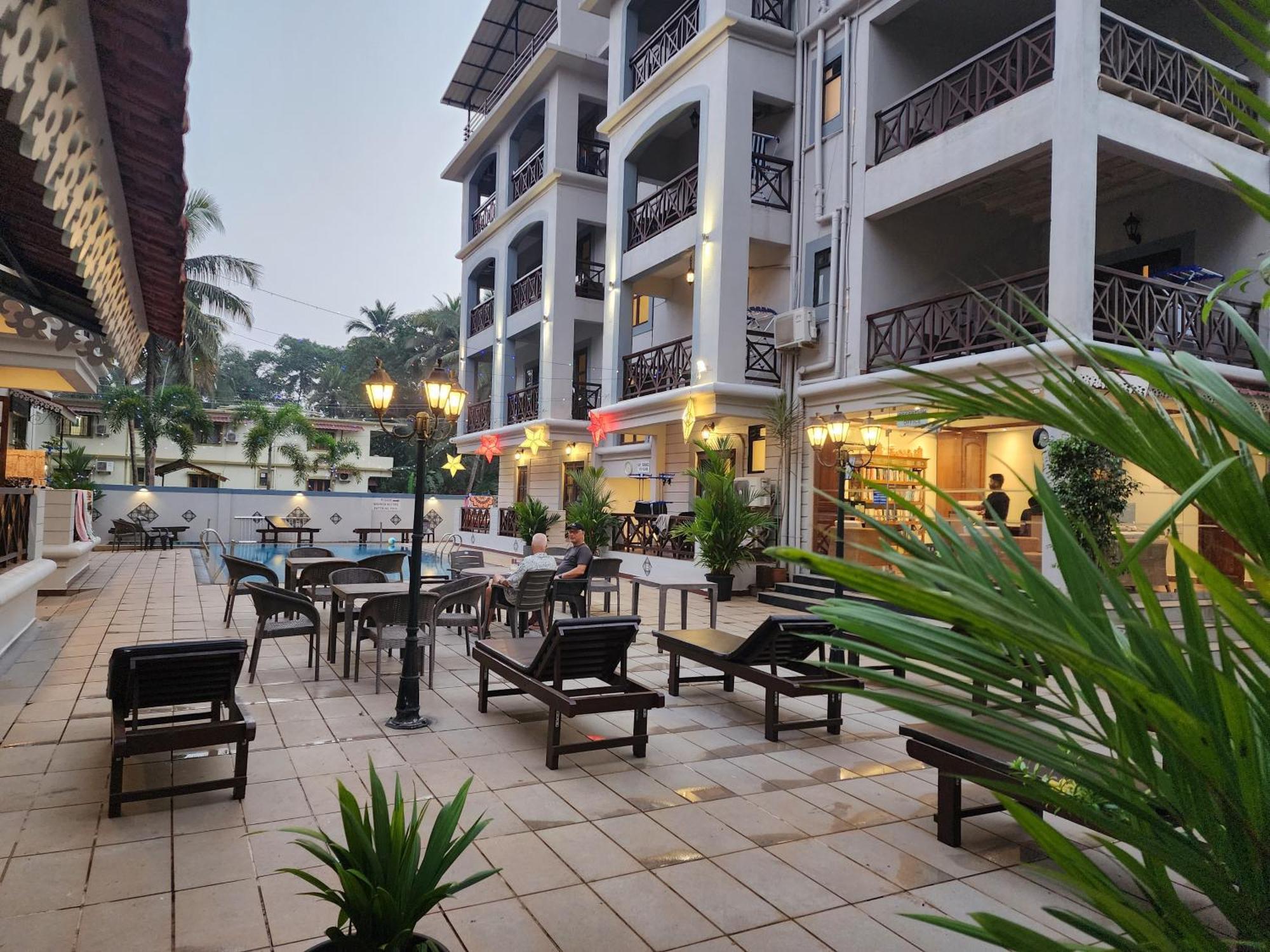 Coastal Suites Apart Hotel ---- 8 Minutes Walk To Beach Benaulim Exteriör bild